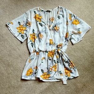 Sienna Sky Women’s small floral top